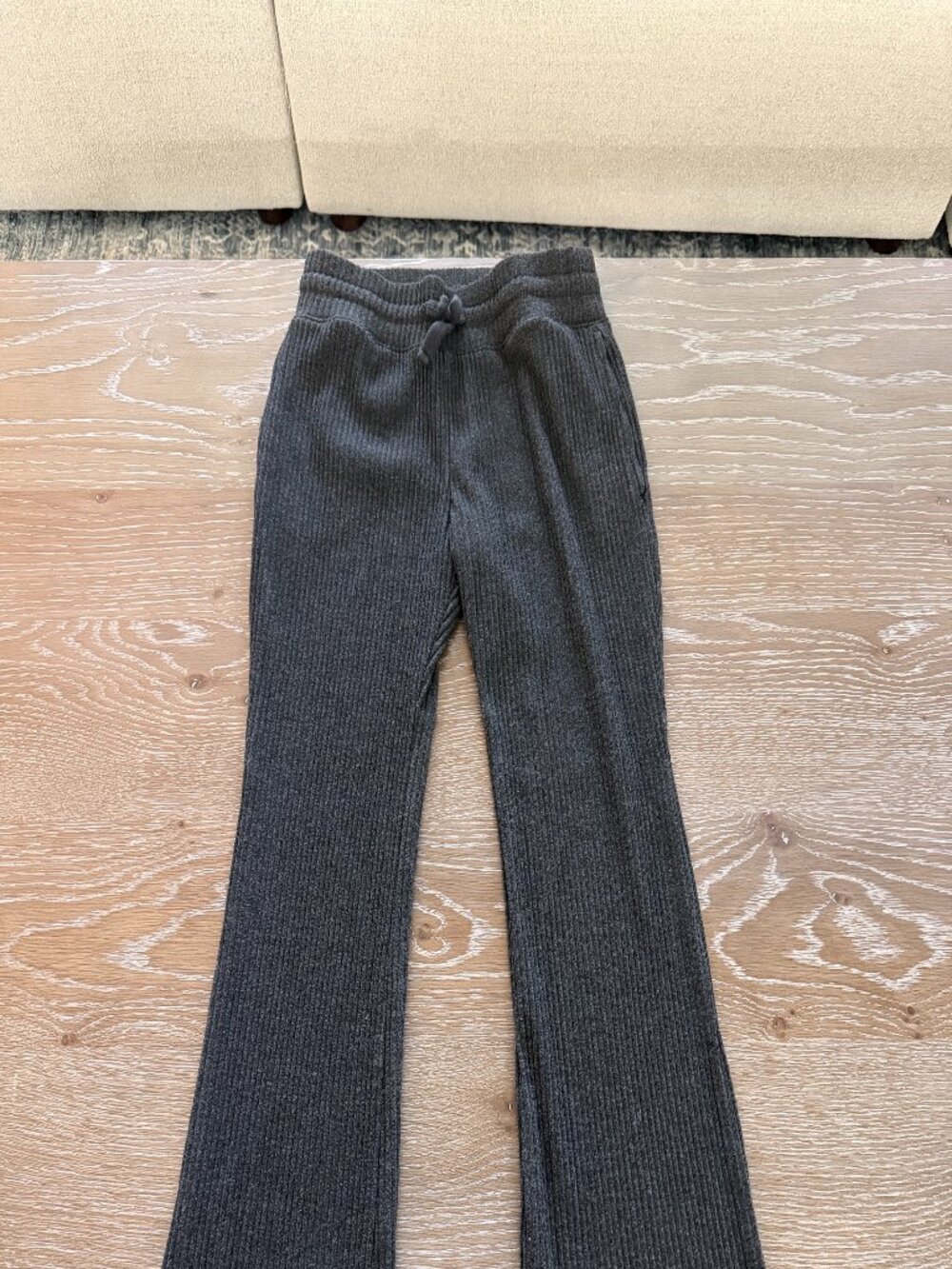 Girls Abercrombie kids gray ribbed pull on elastic waist flare pans size 9/10